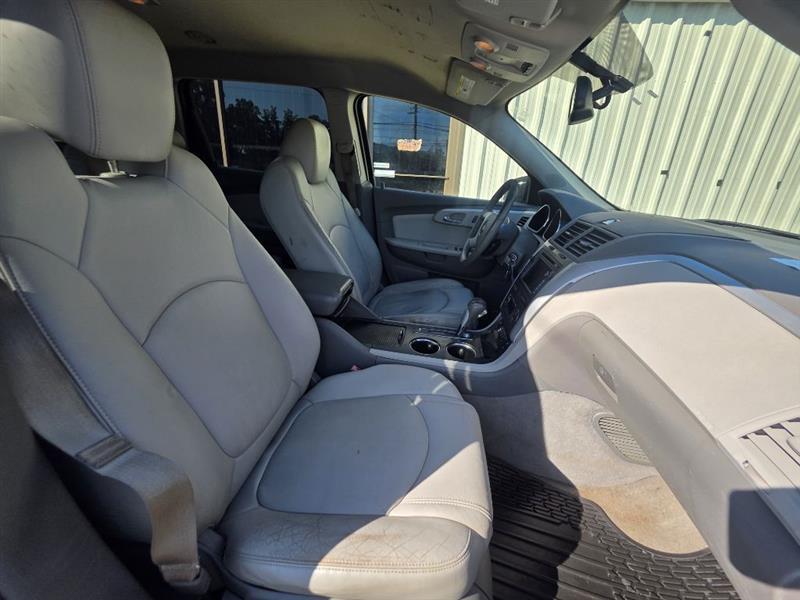 Chevrolet Traverse 2LT FWD 2012