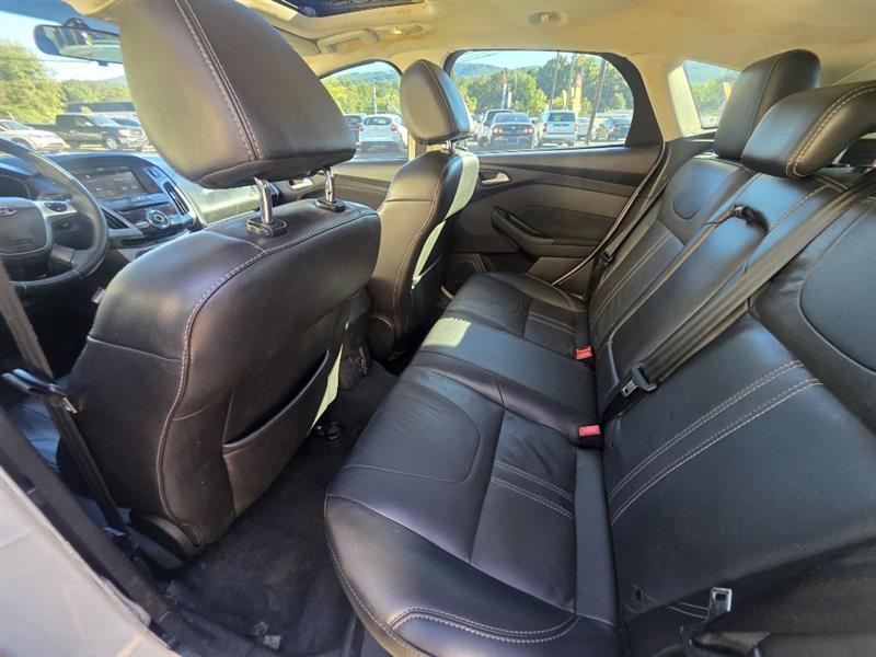 Ford Focus Titanium Hatch 2014