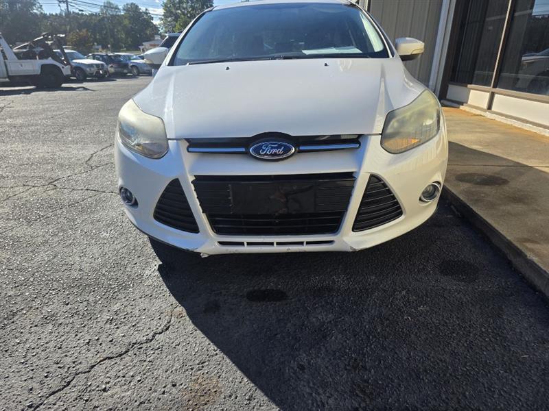 Ford Focus Titanium Hatch 2014