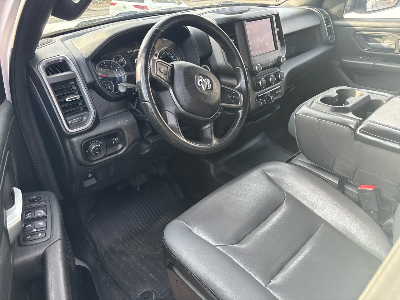 RAM 1500 Tradesman 4x4 Crew Cab 6'4" Box 2021