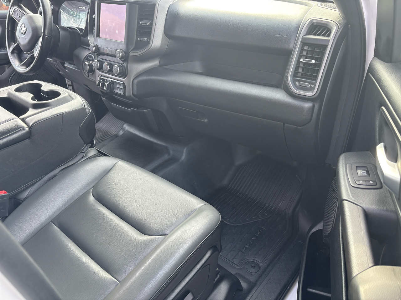 RAM 1500 Tradesman 4x4 Crew Cab 6'4" Box 2021