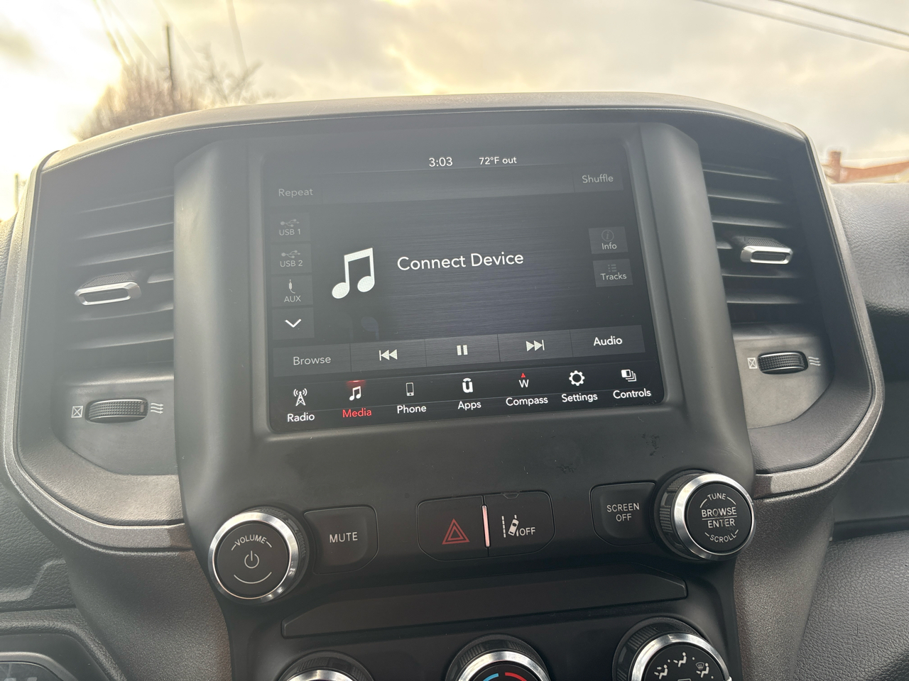 RAM 1500 Tradesman 4x4 Crew Cab 6'4" Box 2021