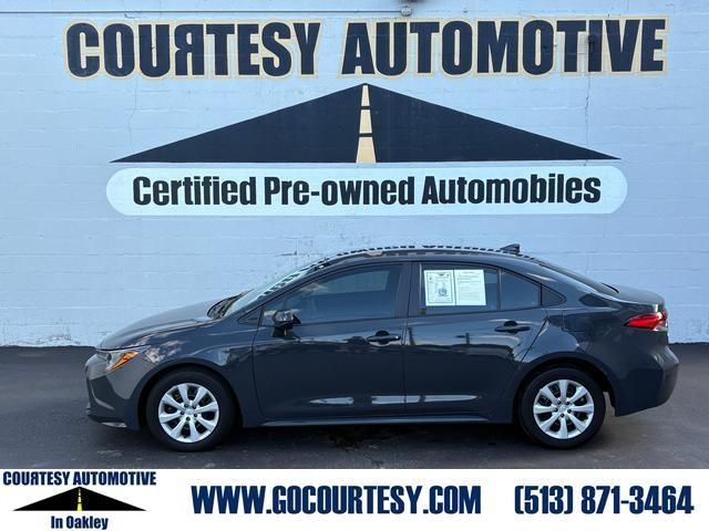 2024 Toyota Corolla LE's photo