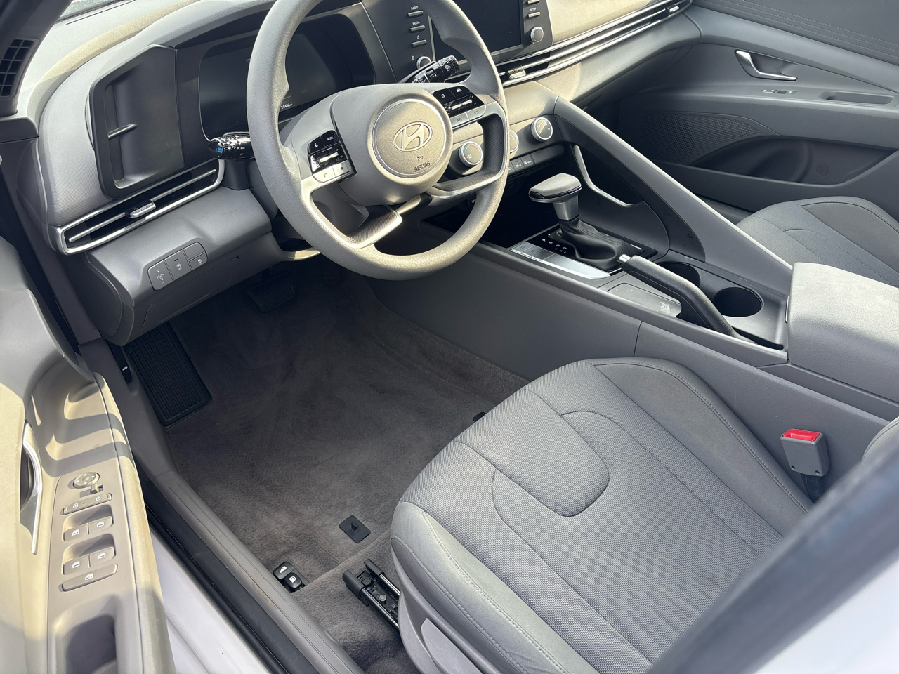 Hyundai Elantra SE IVT 2025