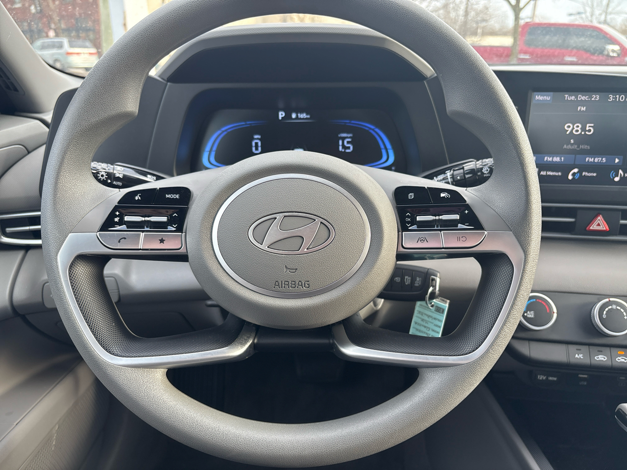 Hyundai Elantra SE IVT 2025