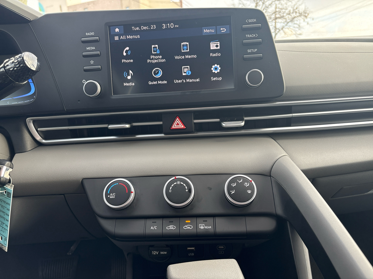 Hyundai Elantra SE IVT 2025