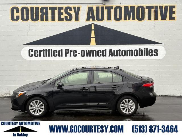 2024 Toyota Corolla LE's photo