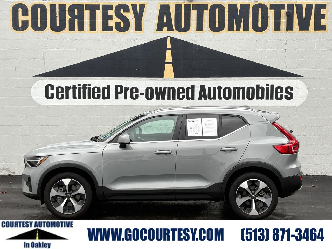 2024 Volvo XC40 Plus's photo