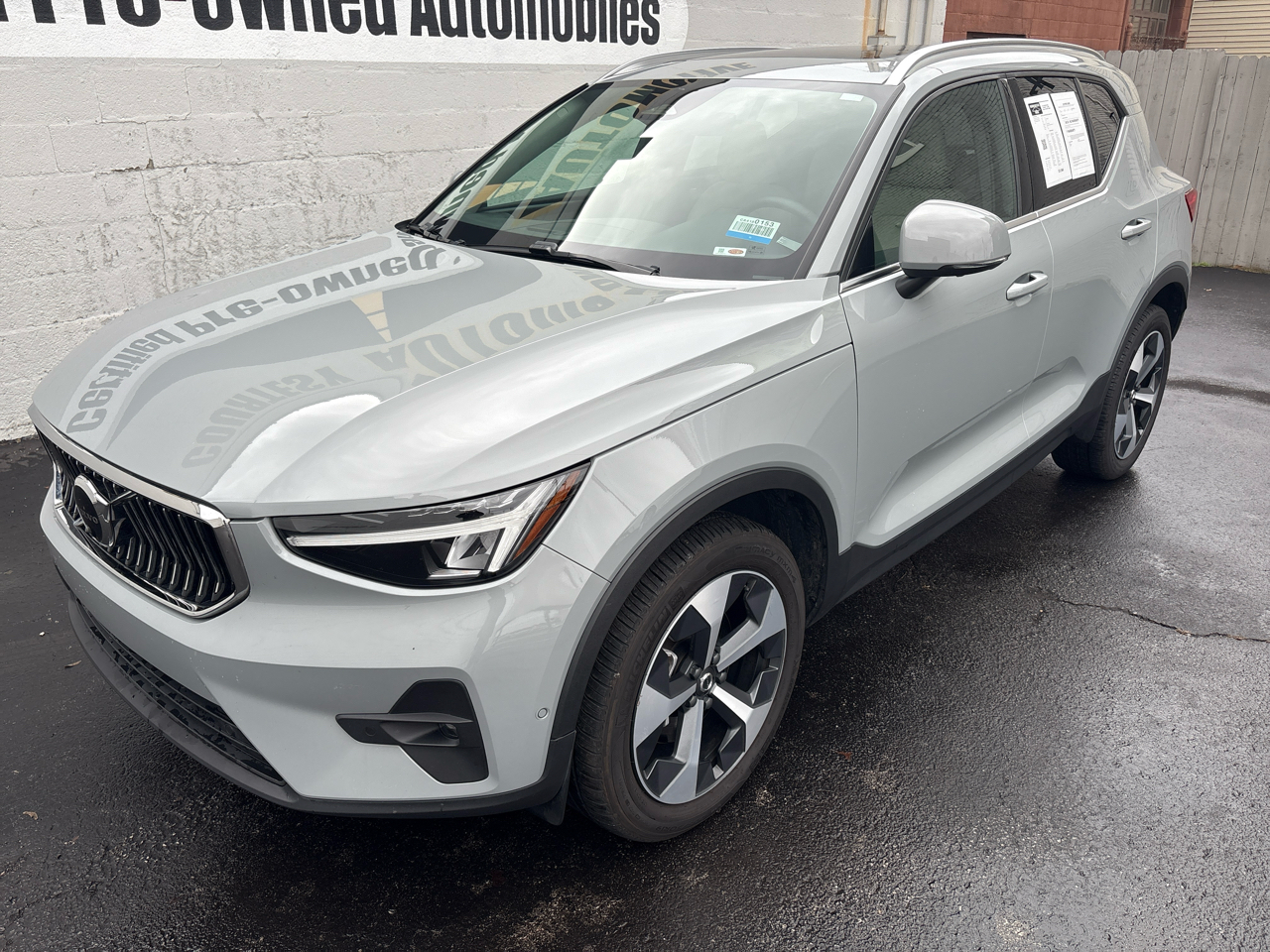Volvo XC40 B5 AWD Plus Bright Theme 2024