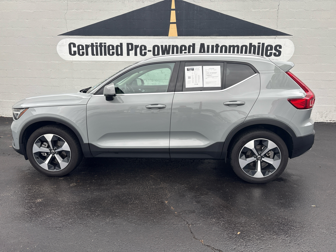 Volvo XC40 B5 AWD Plus Bright Theme 2024