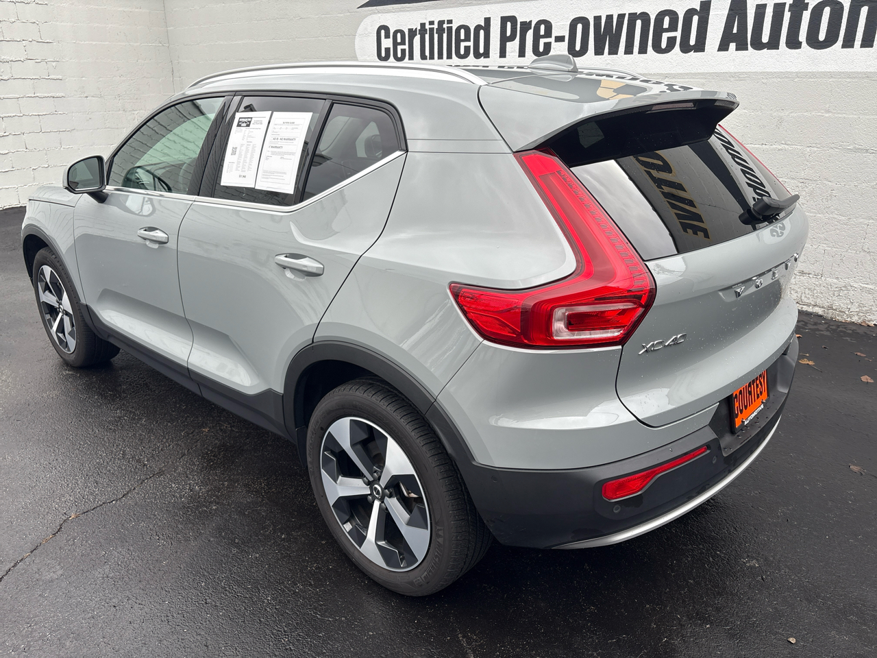 Volvo XC40 B5 AWD Plus Bright Theme 2024
