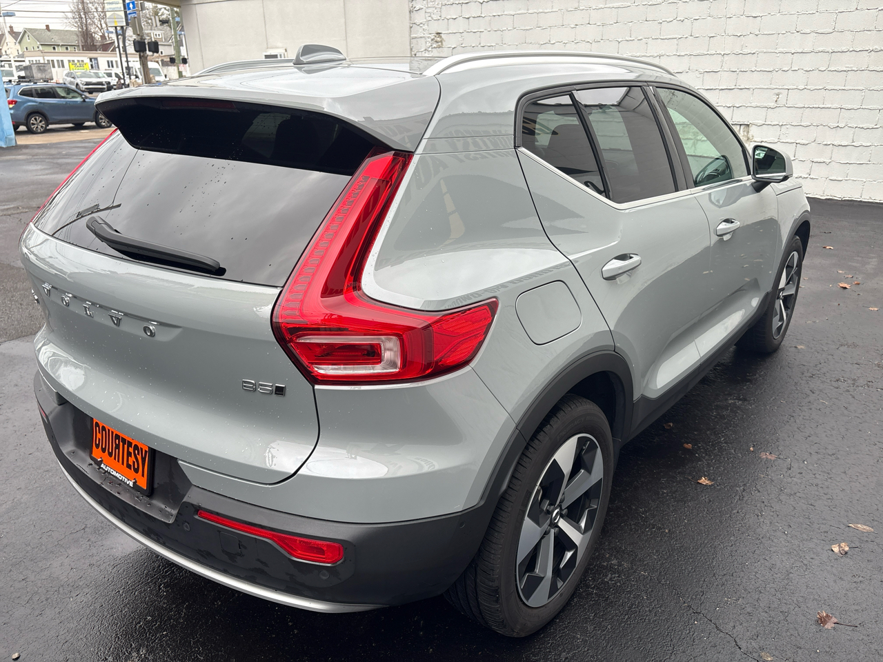 Volvo XC40 B5 AWD Plus Bright Theme 2024