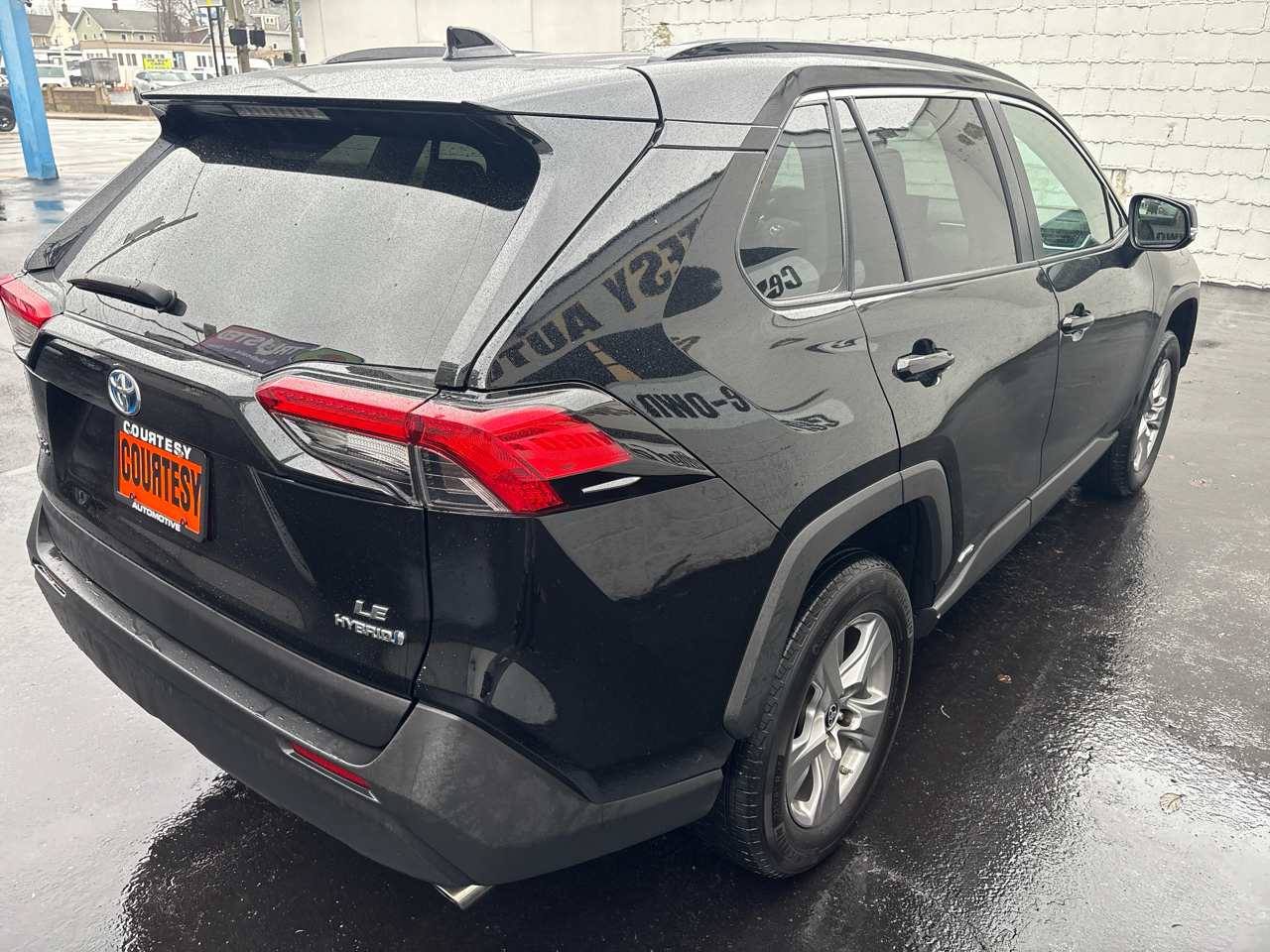 Toyota RAV4 Hybrid LE AWD (Natl) 2022