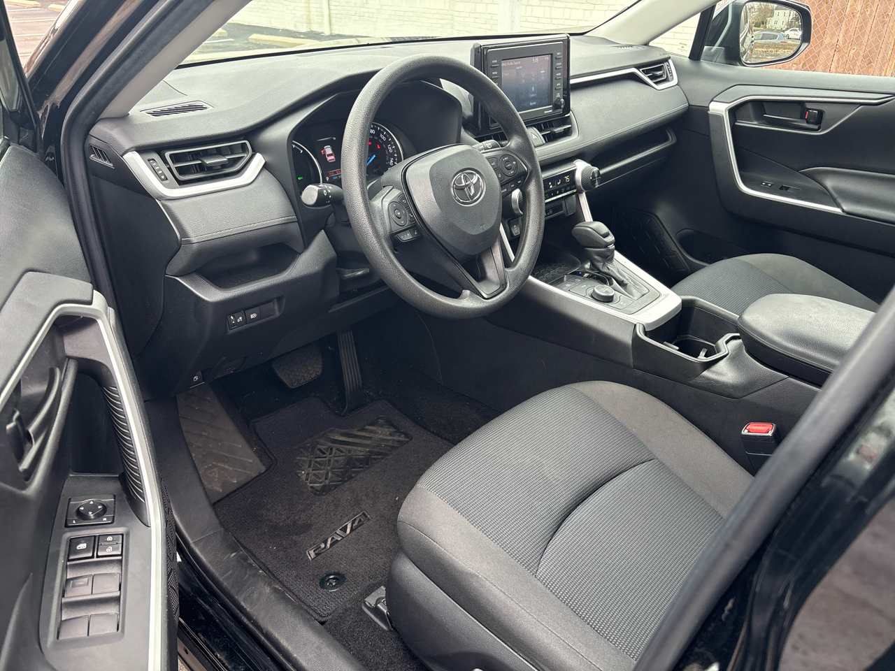 Toyota RAV4 Hybrid LE AWD (Natl) 2022