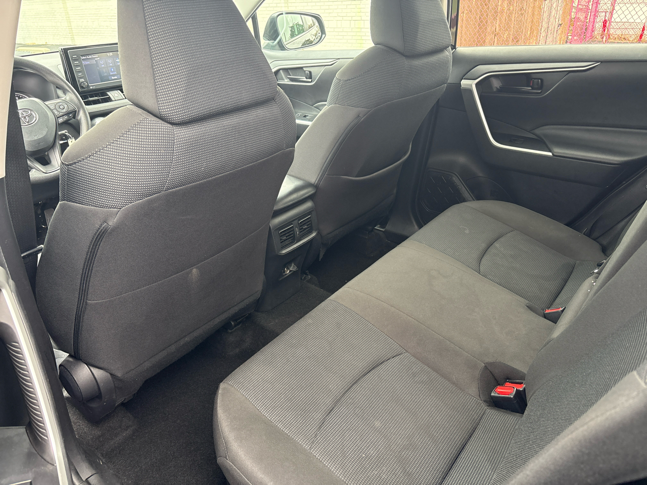 Toyota RAV4 Hybrid LE AWD (Natl) 2022