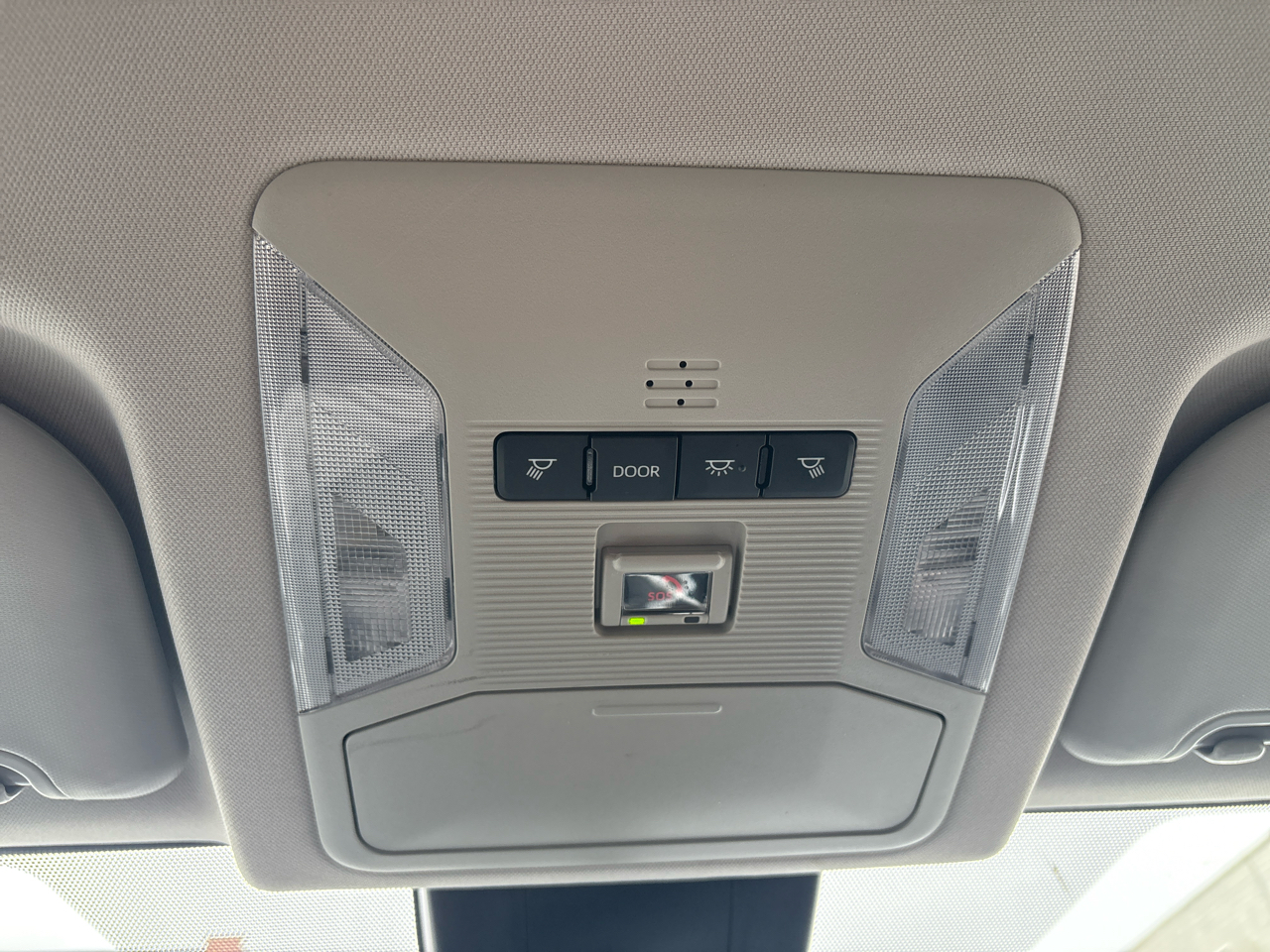 Toyota RAV4 Hybrid LE AWD (Natl) 2022