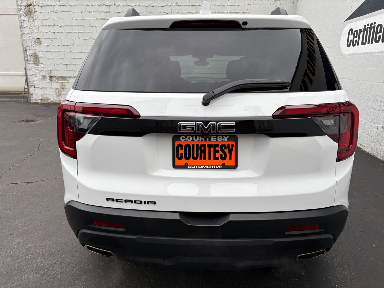 GMC Acadia FWD 4dr SLE 2023