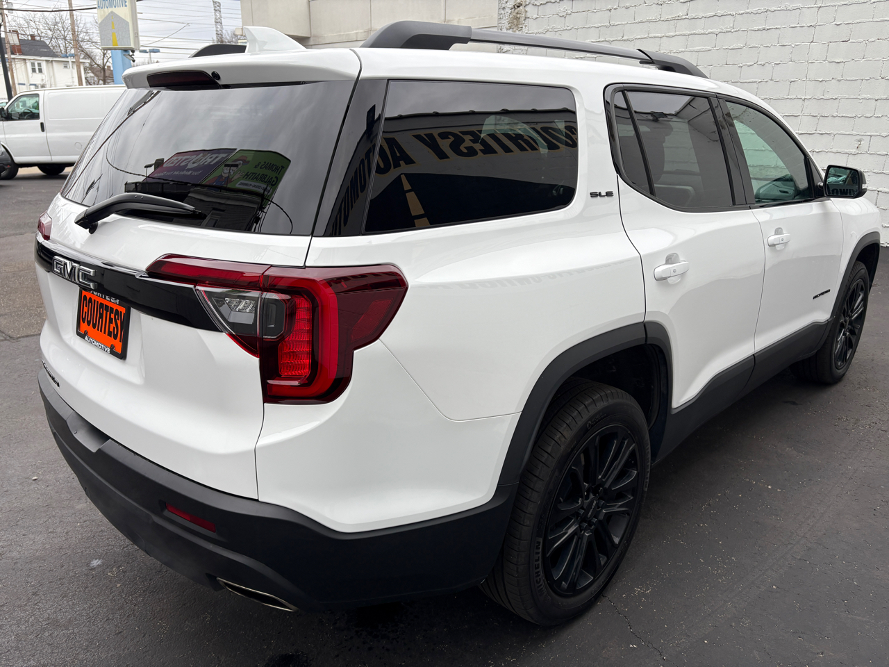 GMC Acadia FWD 4dr SLE 2023