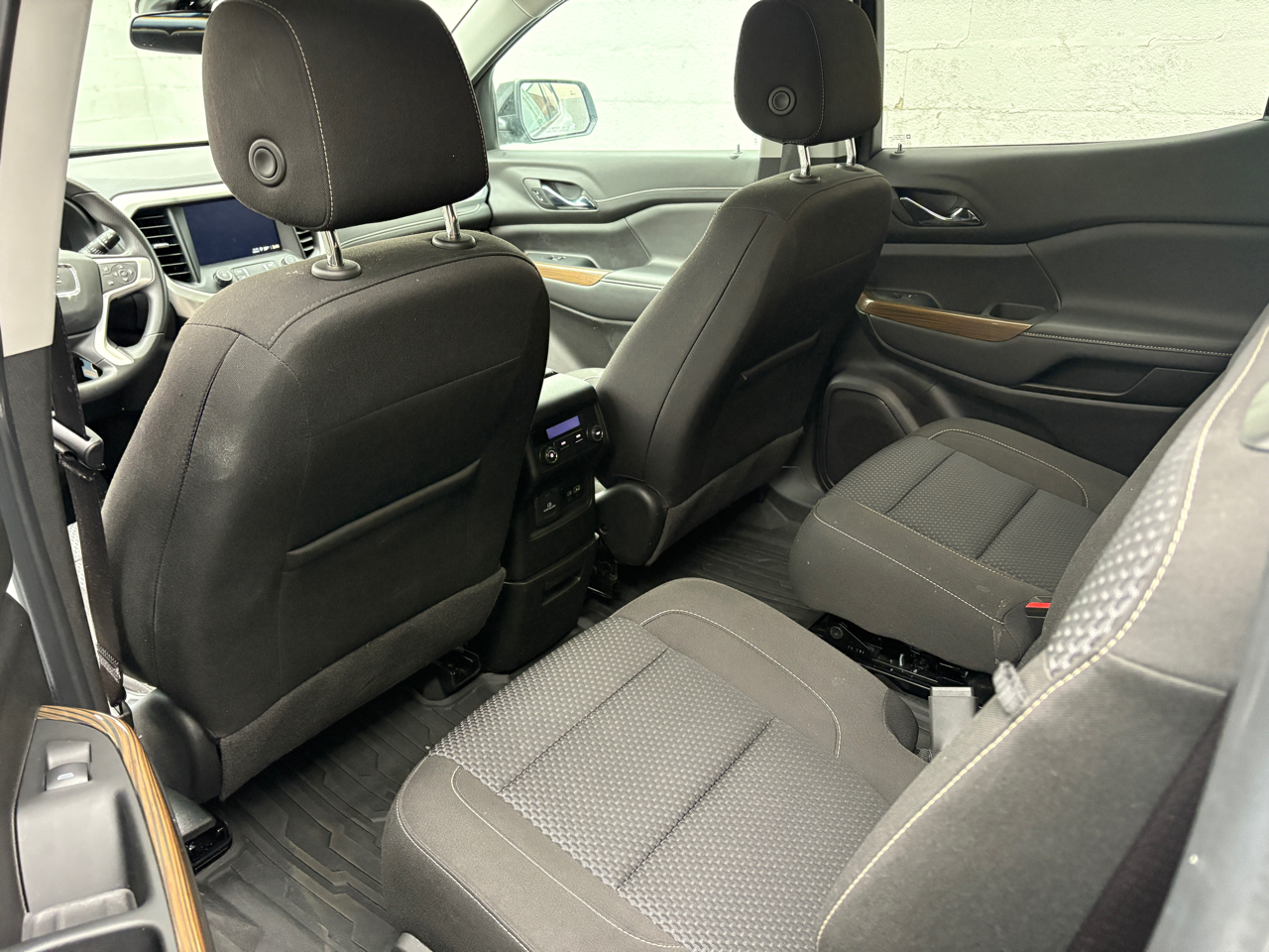 GMC Acadia FWD 4dr SLE 2023