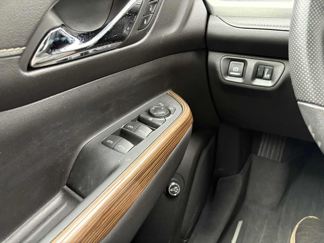 GMC Acadia FWD 4dr SLE 2023