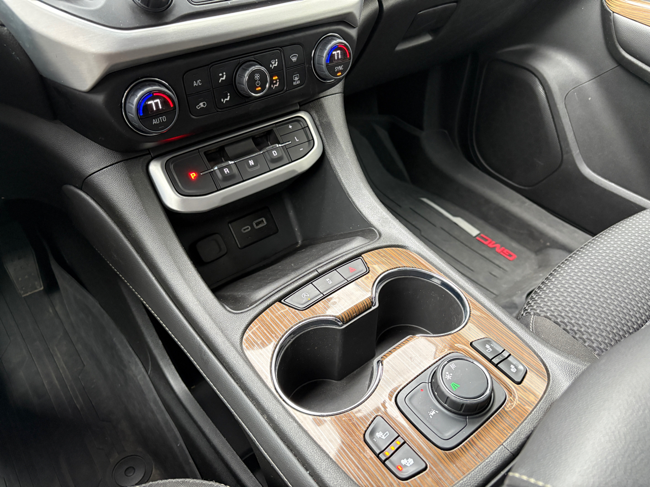 GMC Acadia FWD 4dr SLE 2023