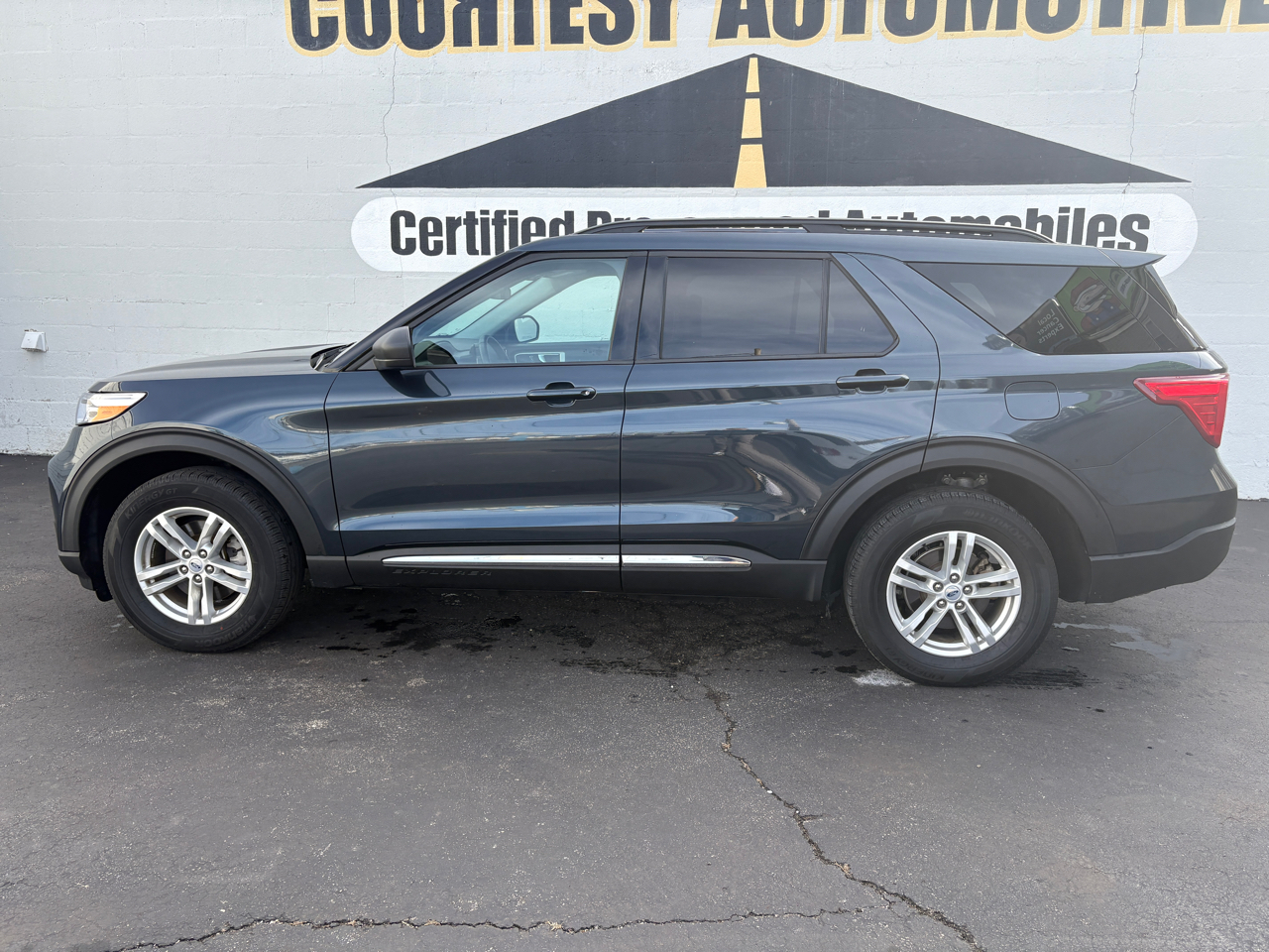 Ford Explorer XLT 4WD 2023