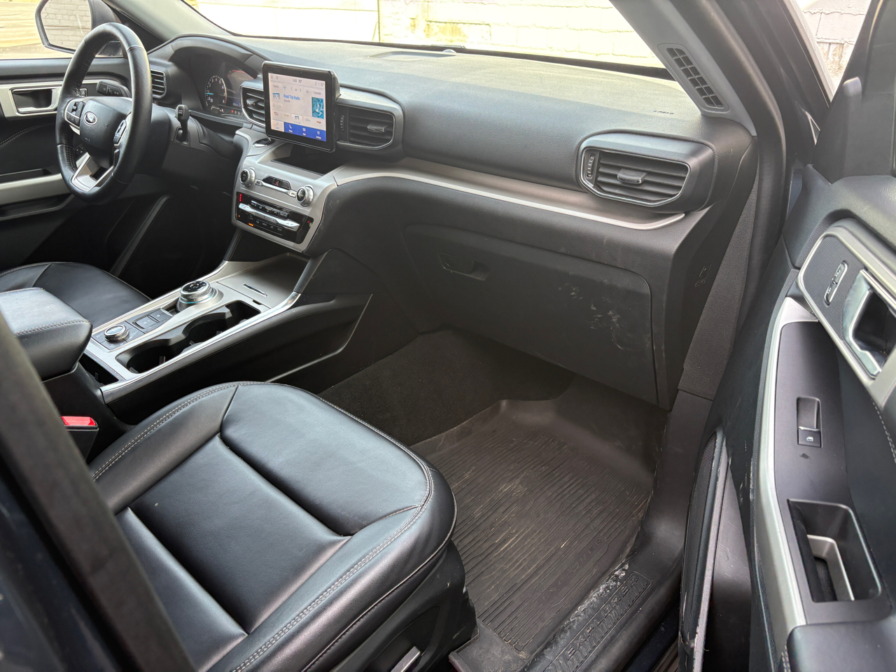 Ford Explorer XLT 4WD 2023