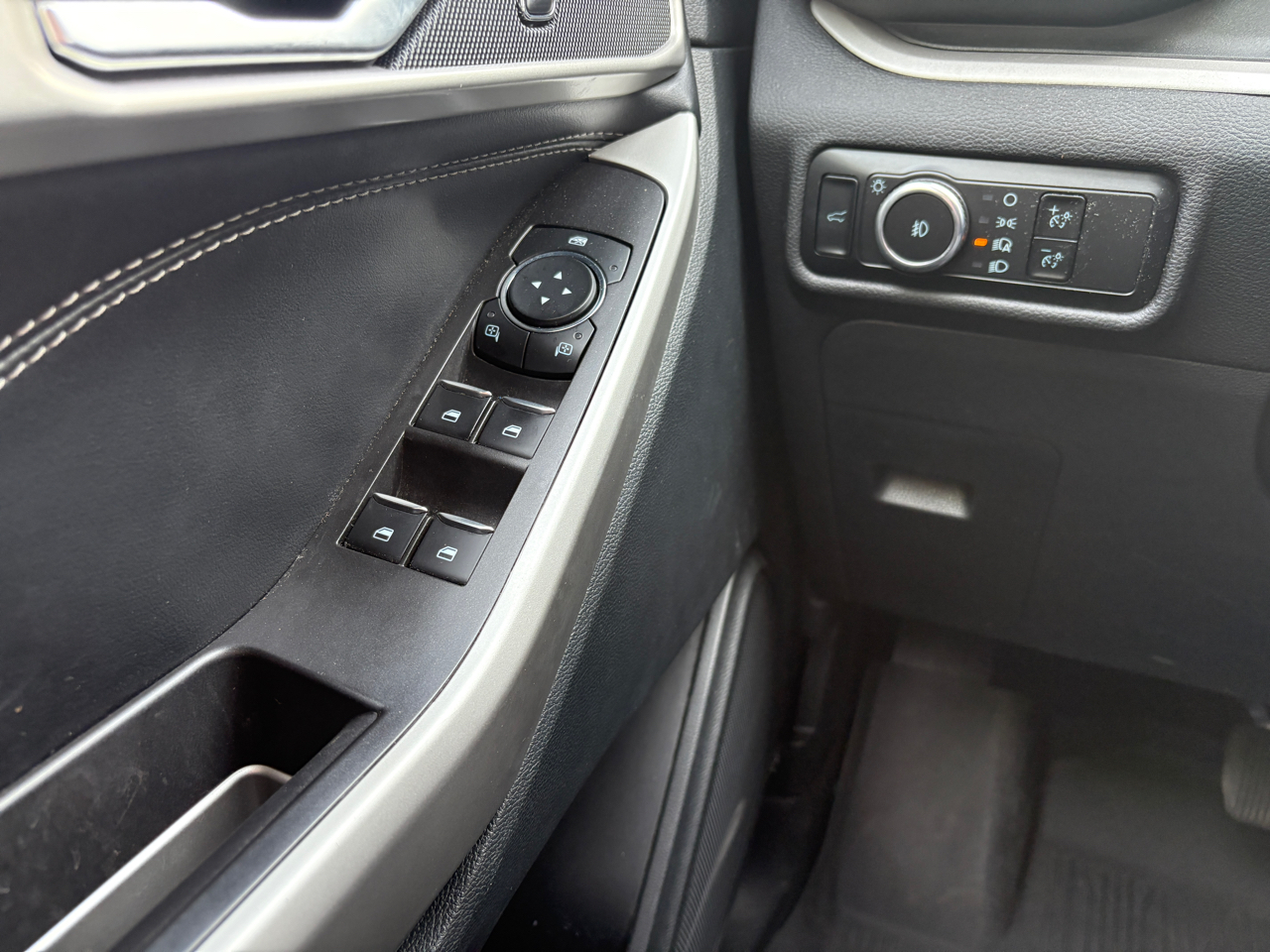 Ford Explorer XLT 4WD 2023