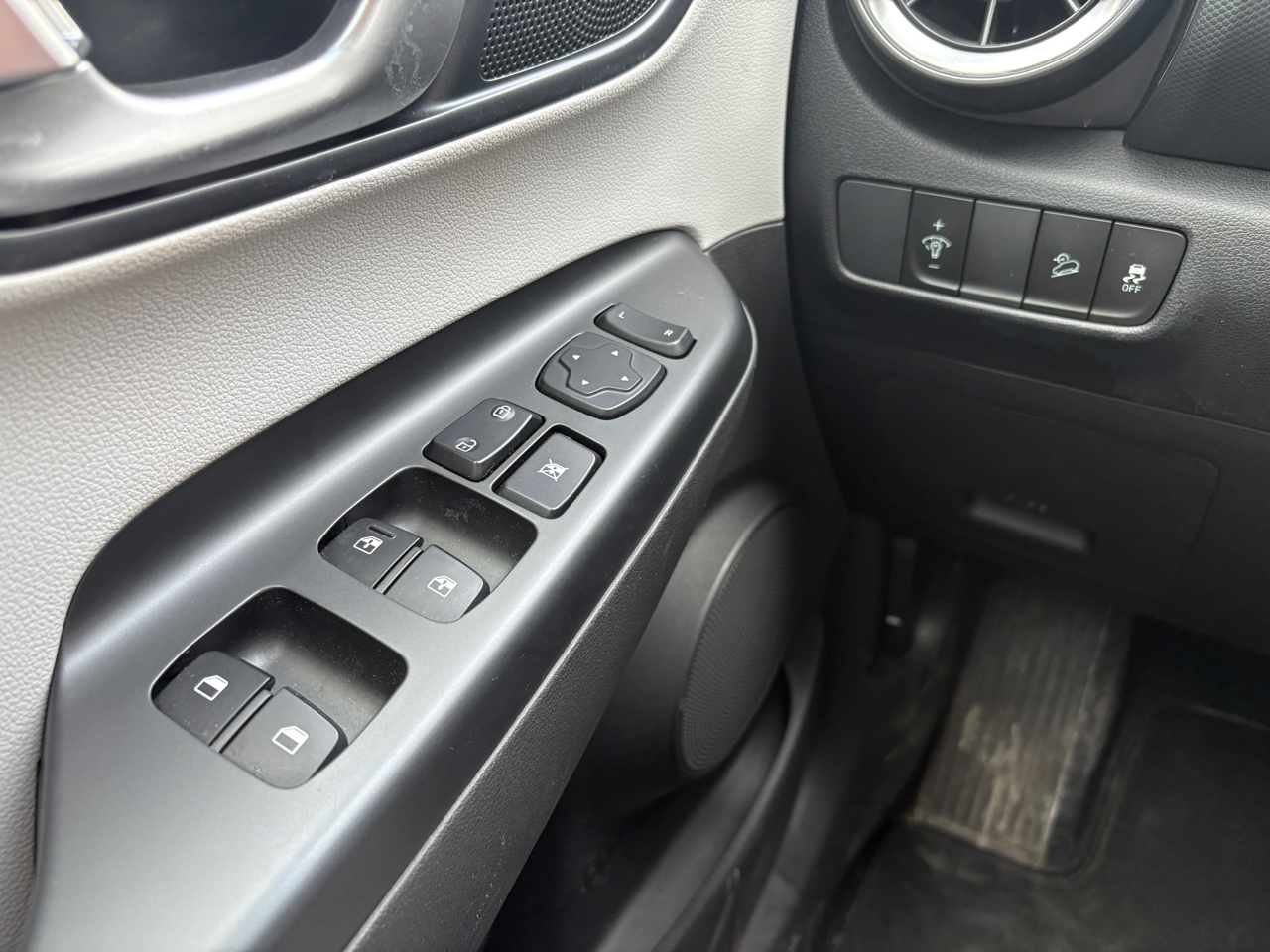 Hyundai Kona SEL Auto AWD 2023