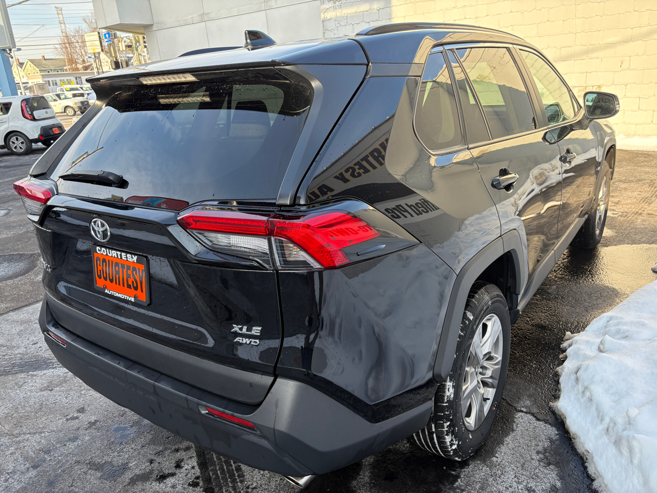 Toyota RAV4 XLE AWD (Natl) 2024