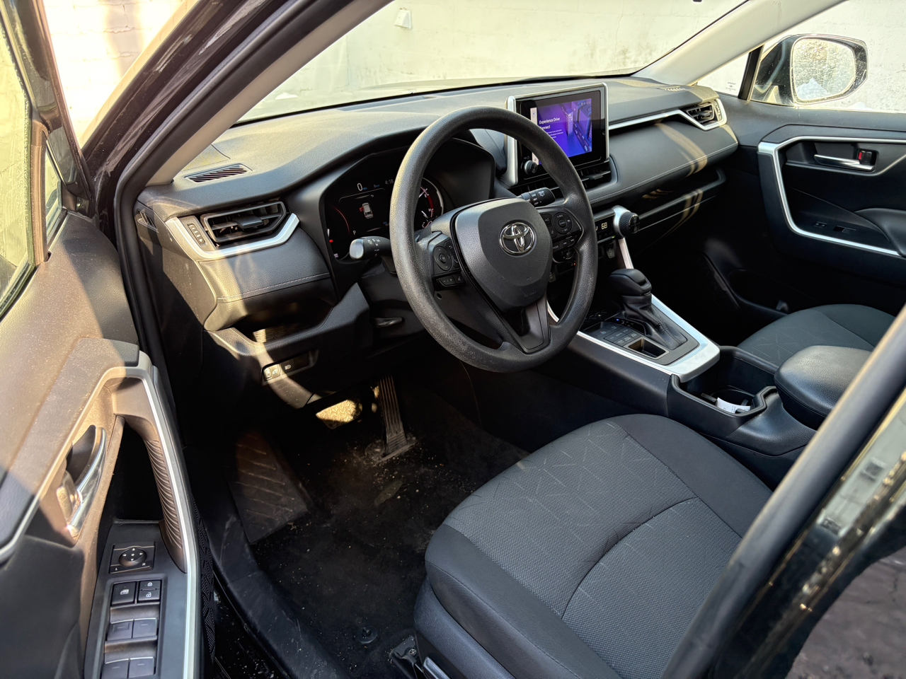 Toyota RAV4 XLE AWD (Natl) 2024