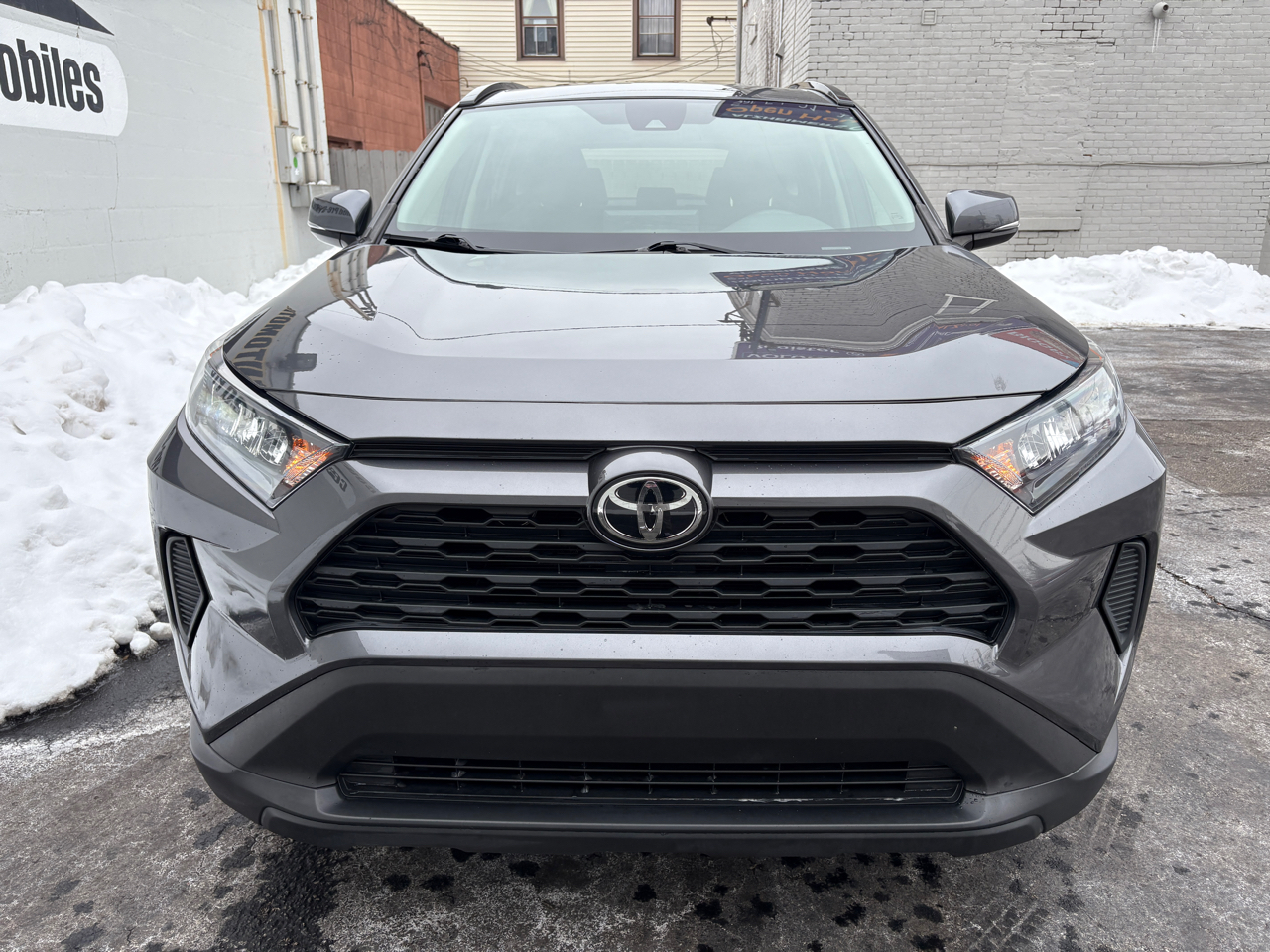 Toyota RAV4 LE FWD (Natl) 2021