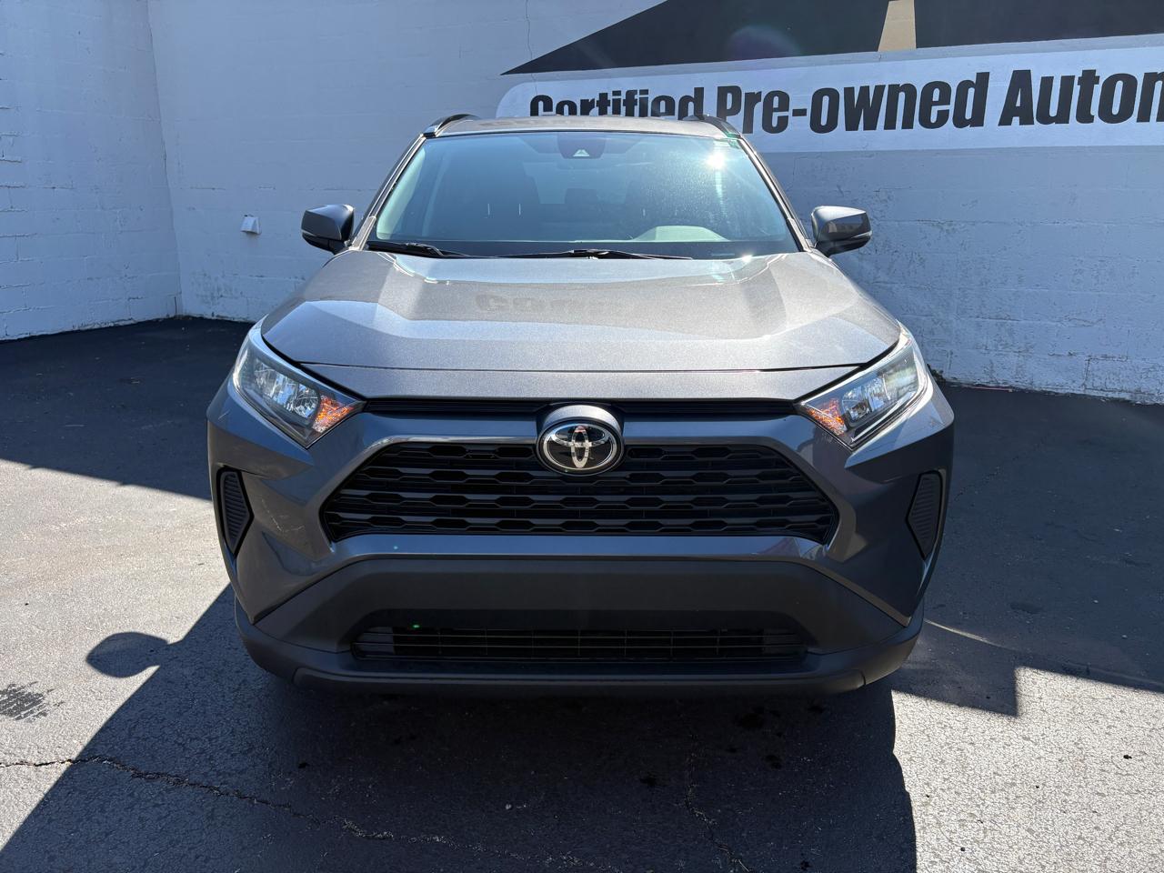 Toyota RAV4 LE FWD (Natl) 2021
