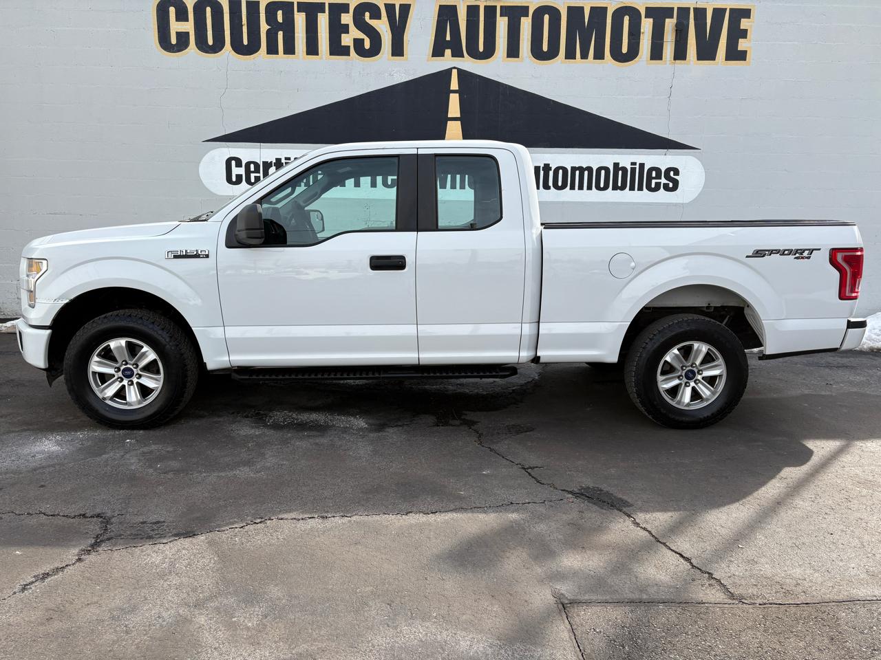 Ford F-150 4WD SuperCab 145" XLT 2016