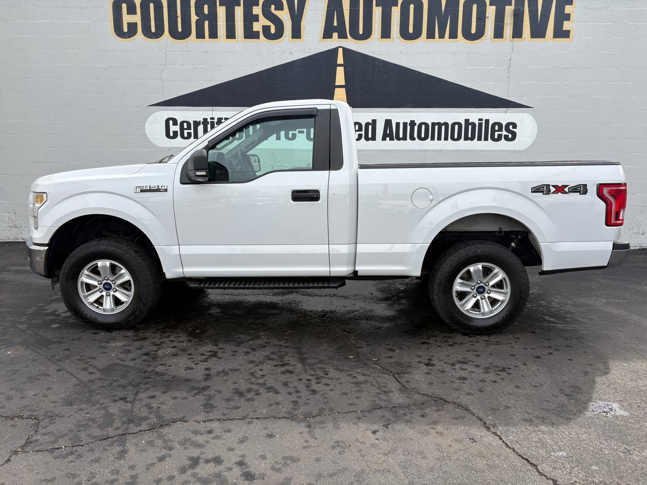 Ford F-150 4WD Reg Cab 141" XLT 2016