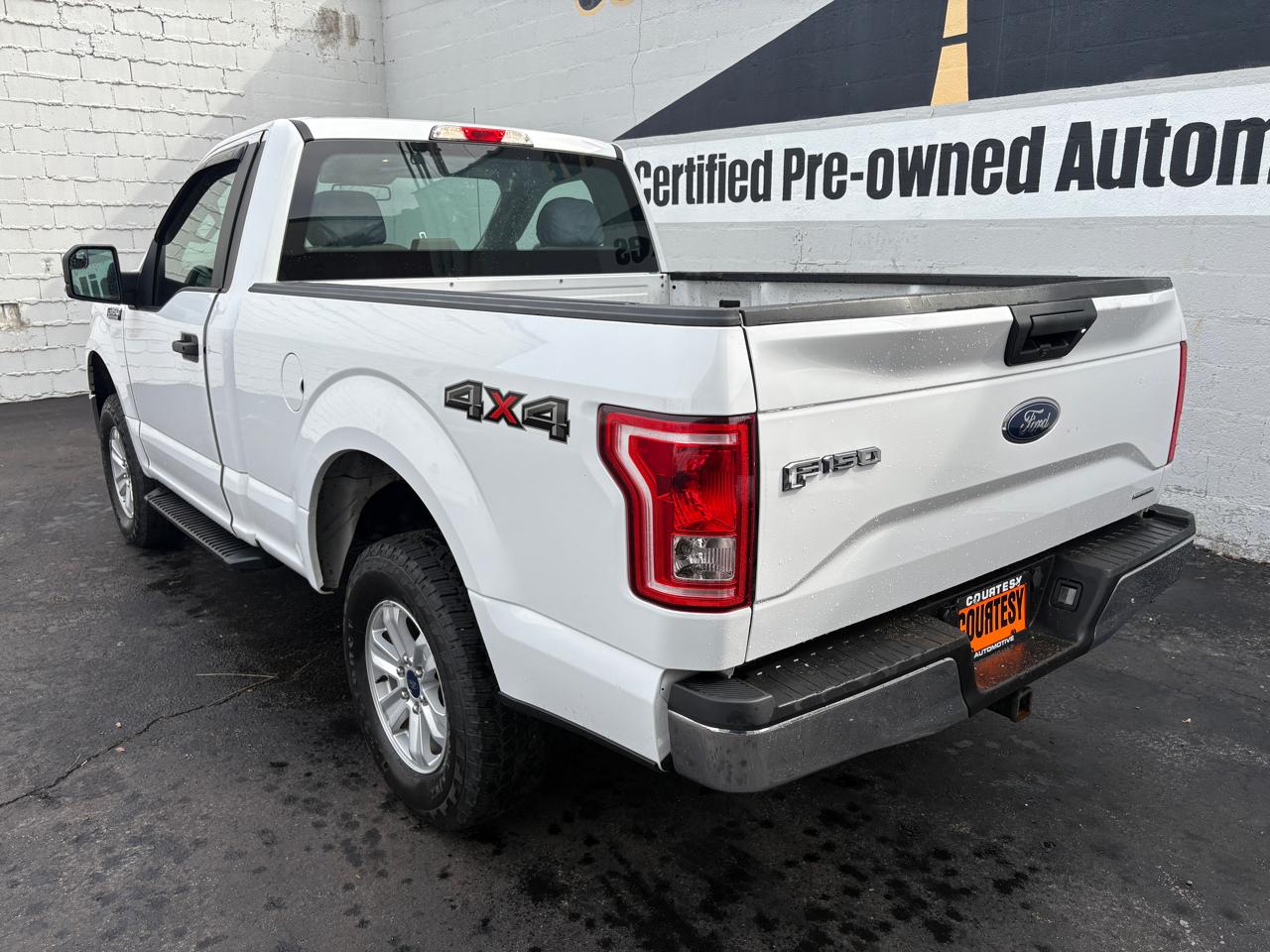 Ford F-150 4WD Reg Cab 141" XLT 2016