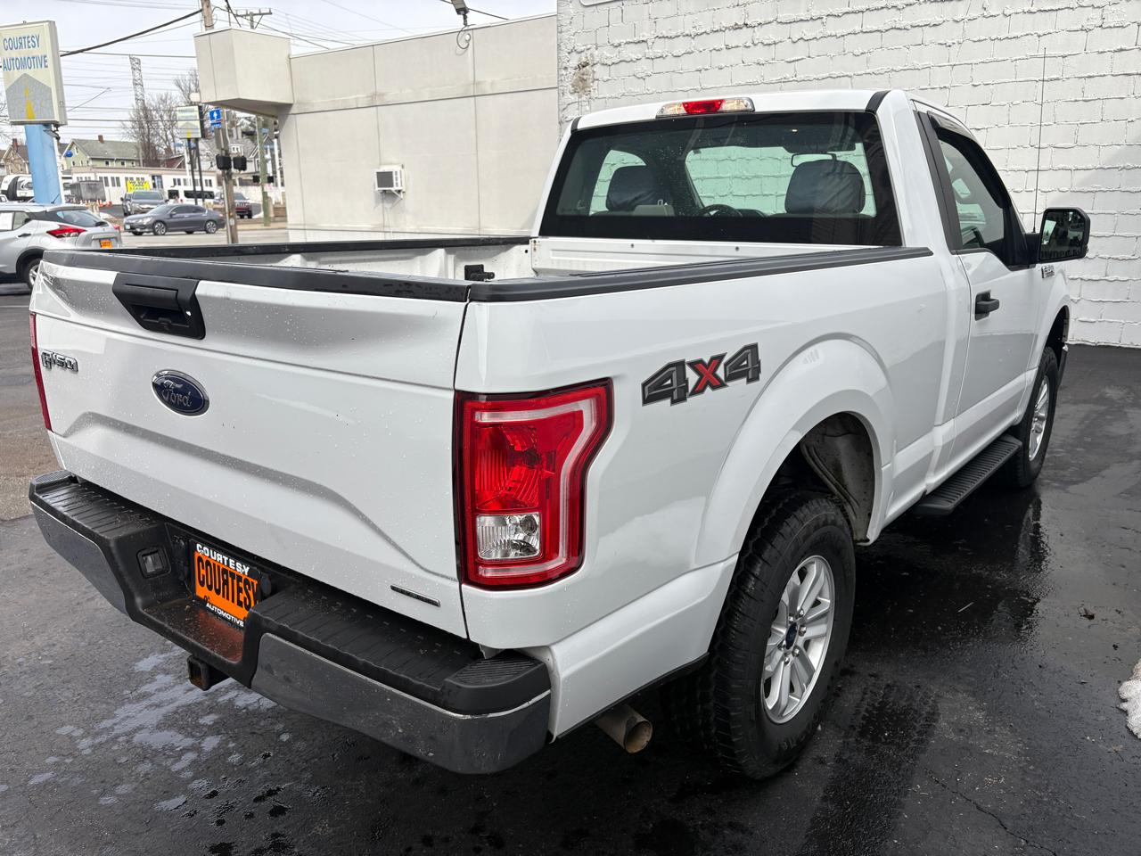 Ford F-150 4WD Reg Cab 141" XLT 2016