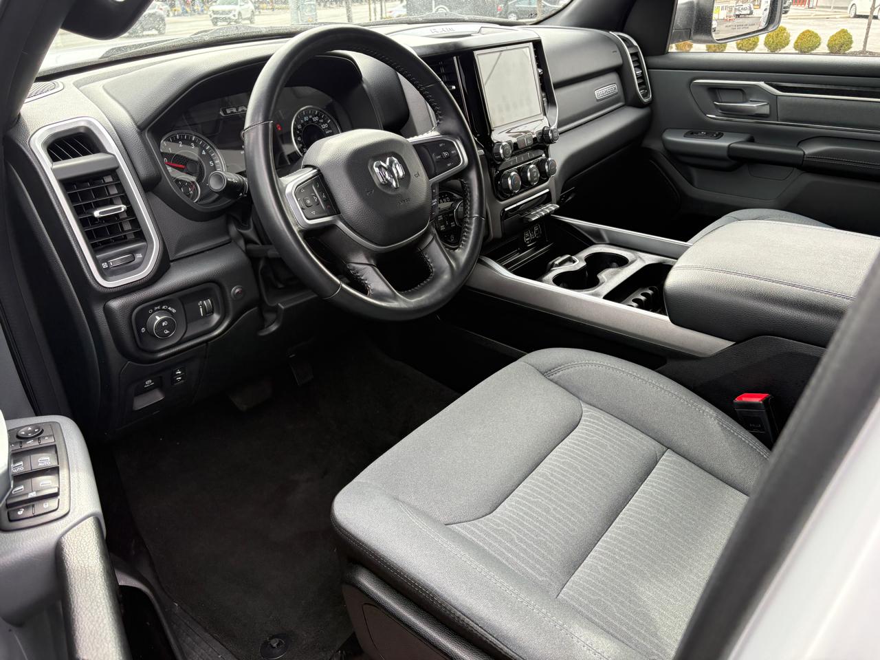 RAM 1500 Big Horn 4x4 Crew Cab 5'7" Box 2022