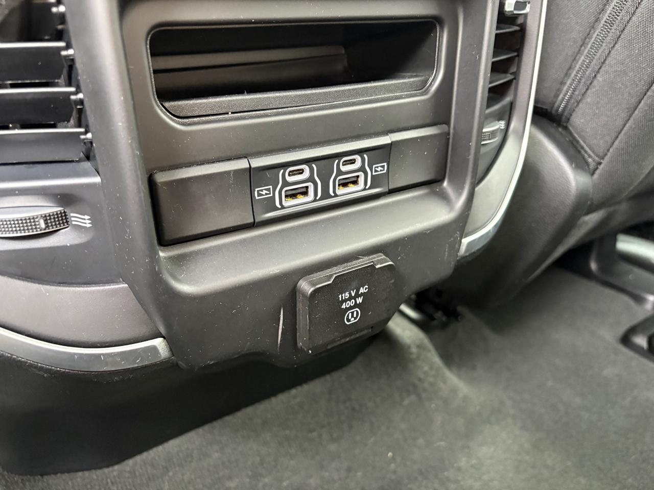 RAM 1500 Big Horn 4x4 Crew Cab 5'7" Box 2022