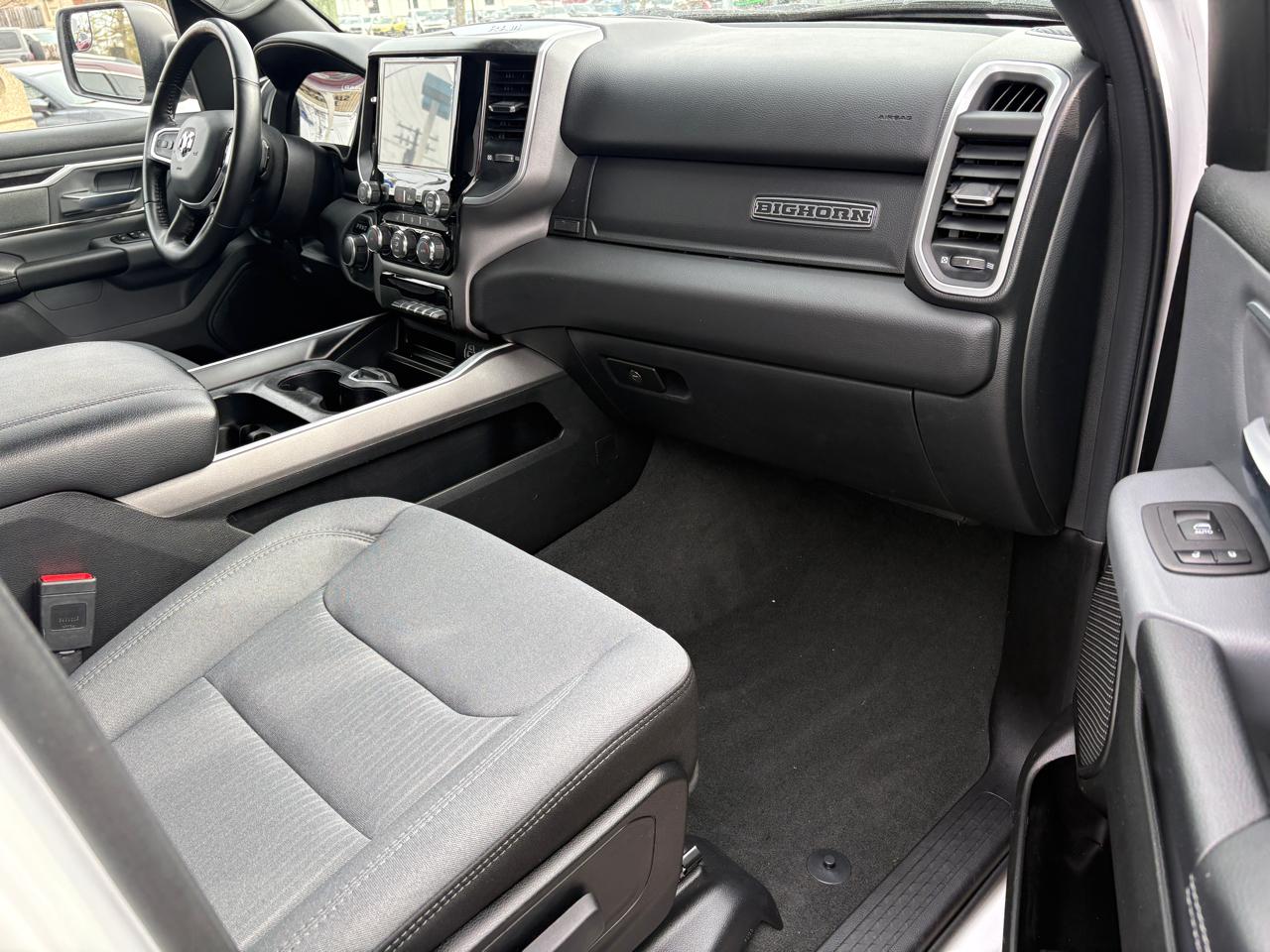 RAM 1500 Big Horn 4x4 Crew Cab 5'7" Box 2022