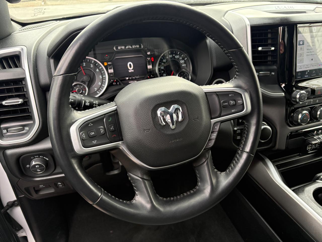 RAM 1500 Big Horn 4x4 Crew Cab 5'7" Box 2022