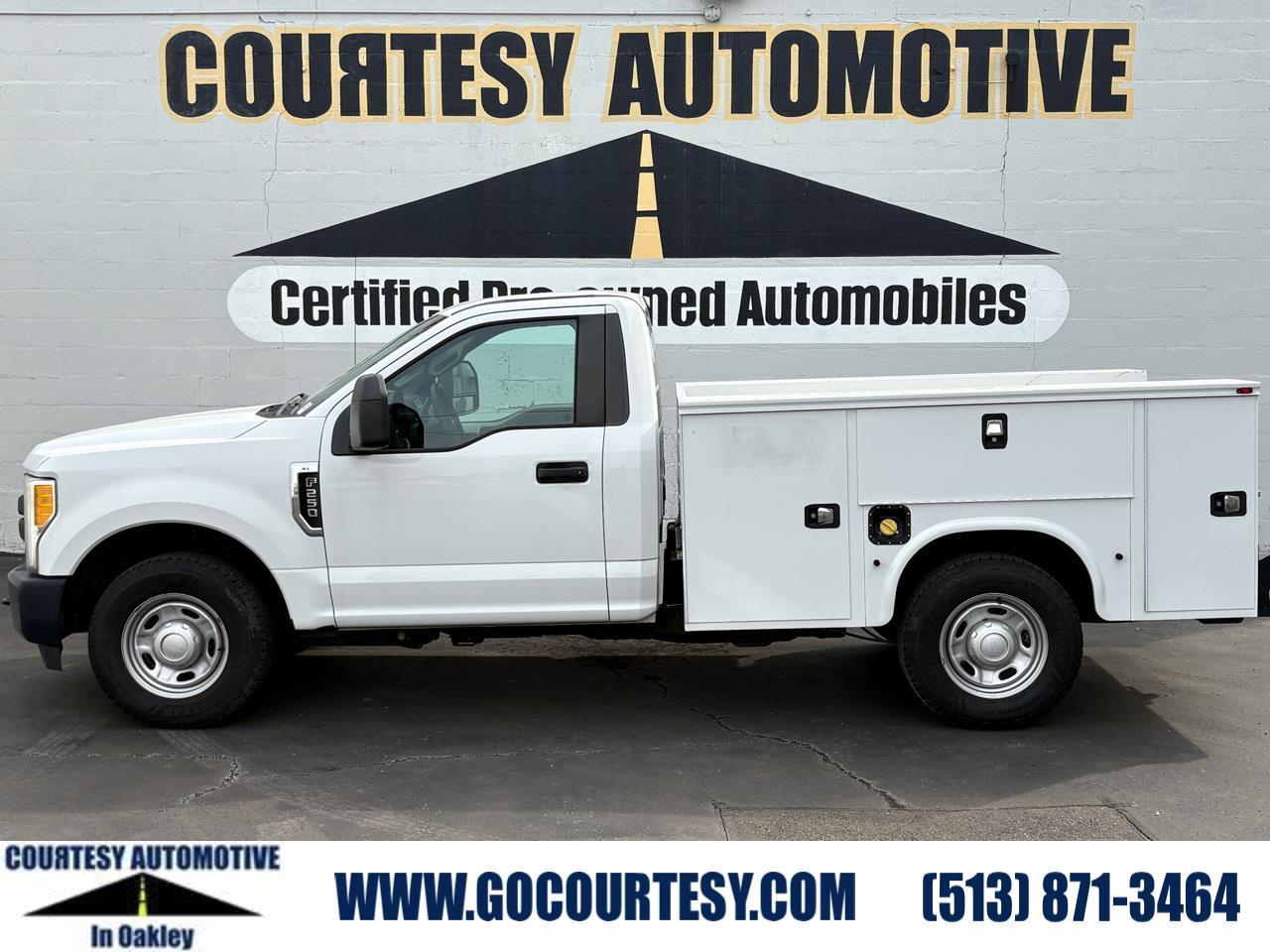 Ford Super Duty F-250 SRW XLT 2WD Reg Cab 8' Box 2017