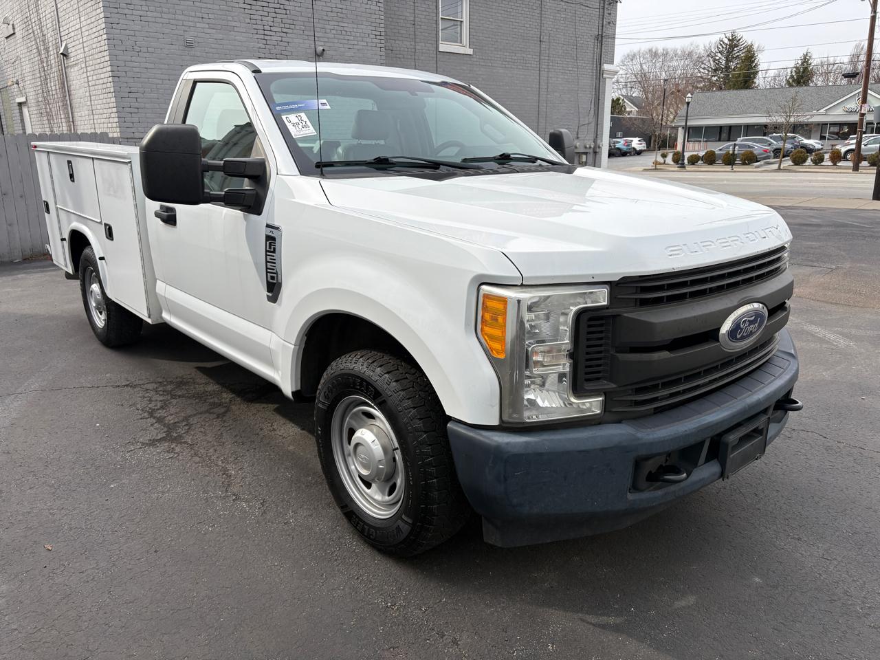 Ford Super Duty F-250 SRW XLT 2WD Reg Cab 8' Box 2017