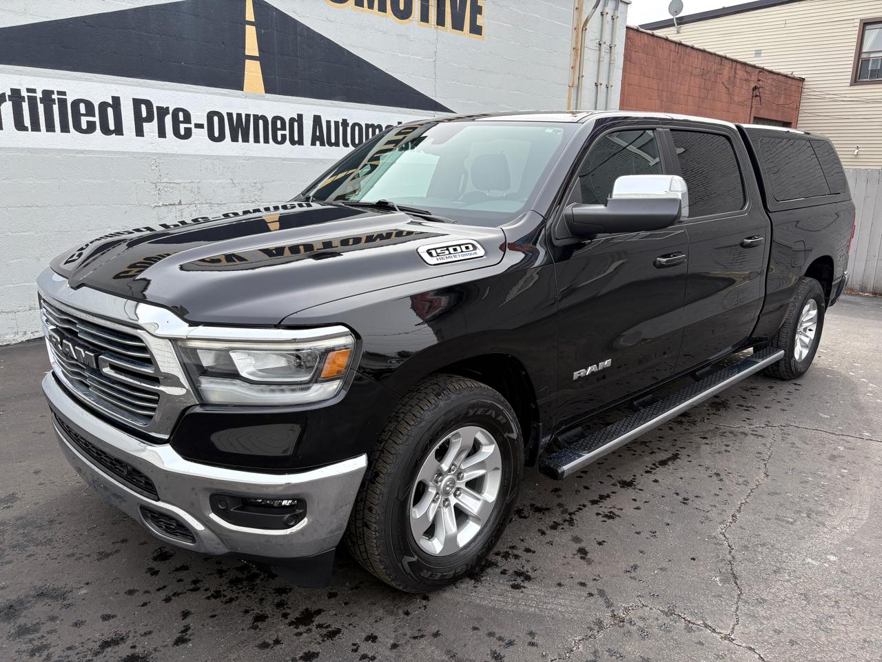 RAM 1500 Laramie 4x4 Crew Cab 6'4" Box 2023