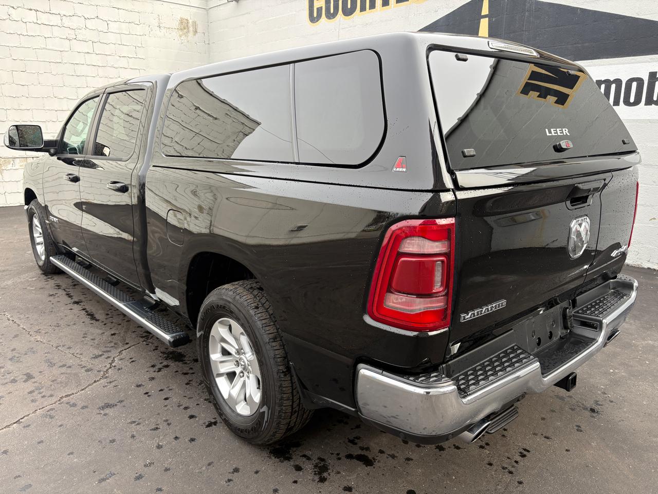 RAM 1500 Laramie 4x4 Crew Cab 6'4" Box 2023