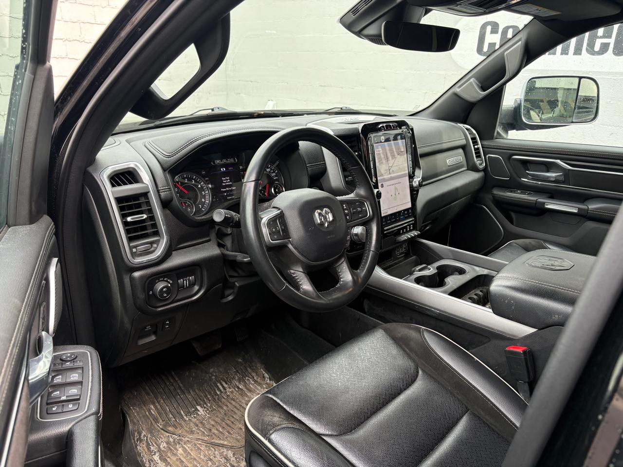 RAM 1500 Laramie 4x4 Crew Cab 6'4" Box 2023