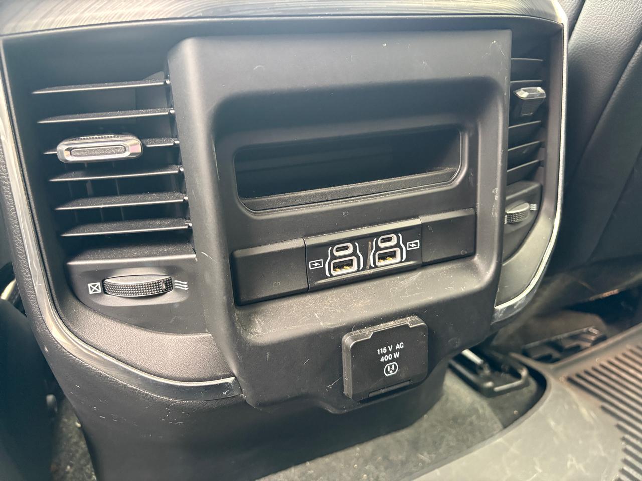 RAM 1500 Laramie 4x4 Crew Cab 6'4" Box 2023