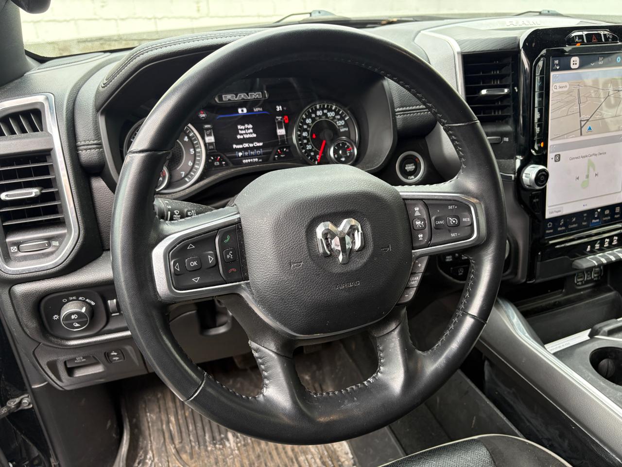 RAM 1500 Laramie 4x4 Crew Cab 6'4" Box 2023