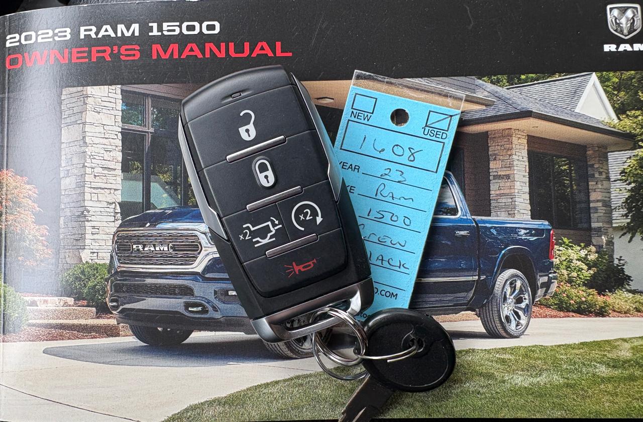 RAM 1500 Laramie 4x4 Crew Cab 6'4" Box 2023