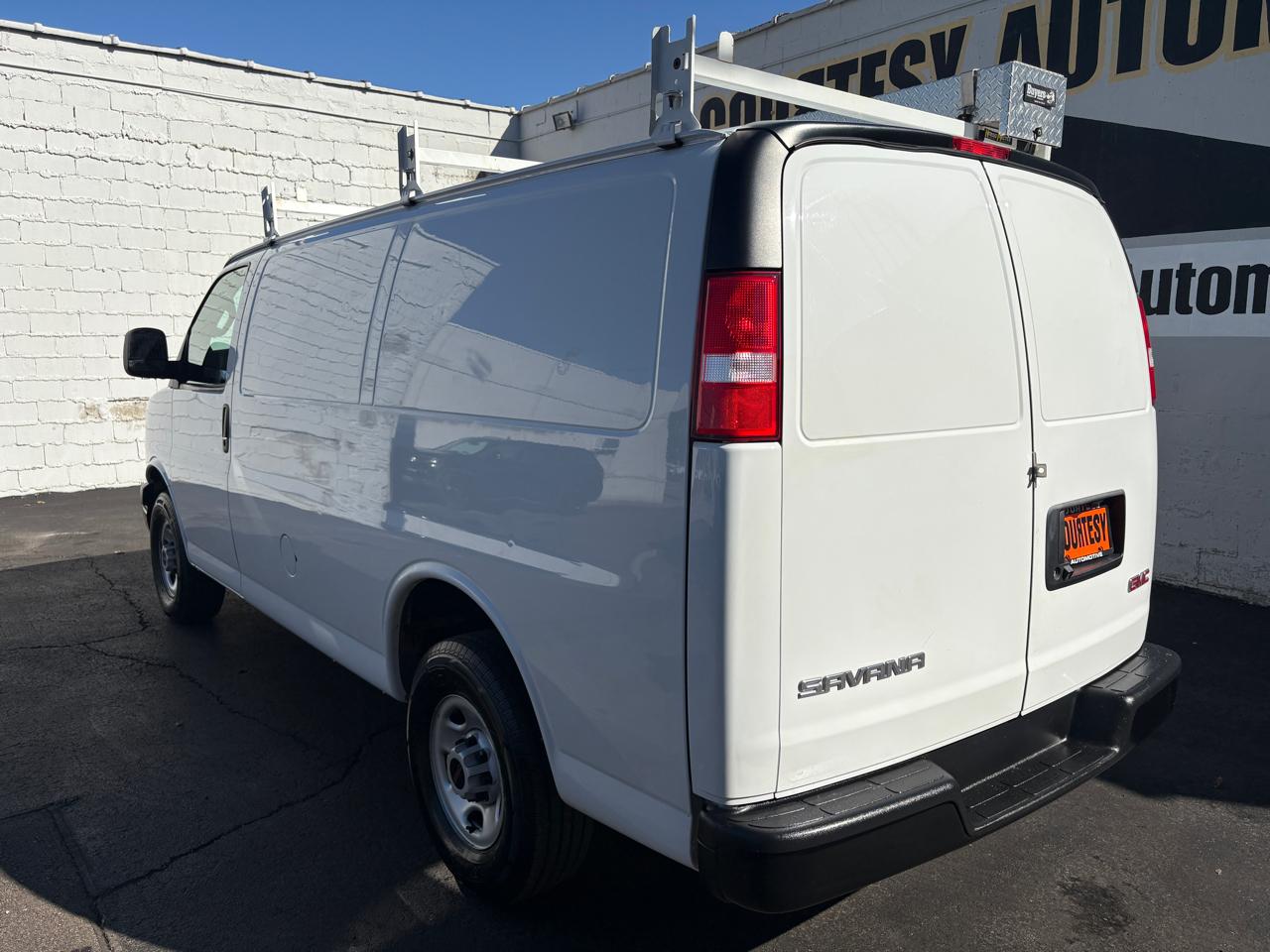 GMC Savana Cargo Van RWD 2500 135" 2023